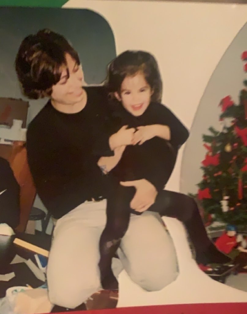CoachBuffUD's tweet photo. Happy Birthday ❤️🥳@jillbuff66 Thank you for all you do! Best Mom ever! https://t.co/w3u8vz3Lea