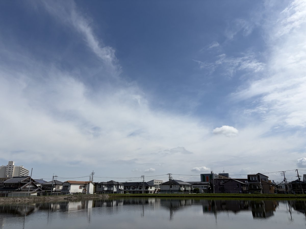 K68526183's tweet photo. おはようございます。
晴れ
現在の気温28度
本日の最高気温予想31度
風速1キロメートル
湿度77%
蒸し暑いですね。
でも1日が始まります。
何事も前向きに考えてそうしたいです。
#高市早苗総理大臣を支持します https://t.co/9XURcbtgxW