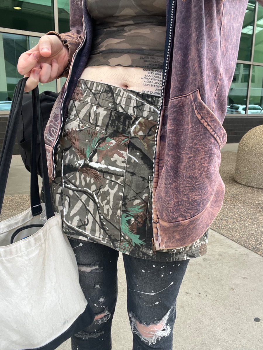 fagtftm's tweet photo. how i dress for a #longday of completing the #greatwork https://t.co/zMc3TAXhAx