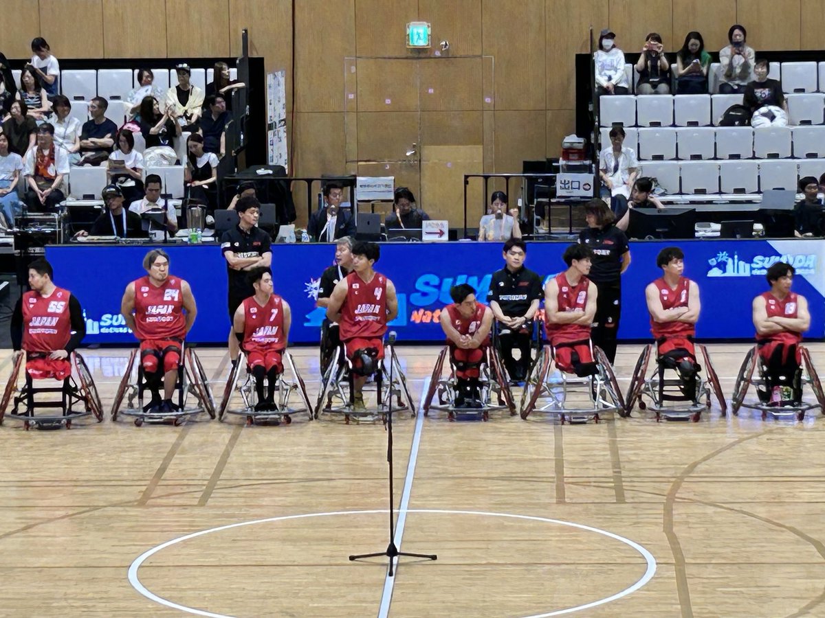 ecoplan_bask's tweet photo. 社員が車椅子バスケ観に行きました🏀
なかなかの激しさが伝わります😳
#企業公式相互フォロー
#車椅子バスケ https://t.co/MfAPMNNcPd