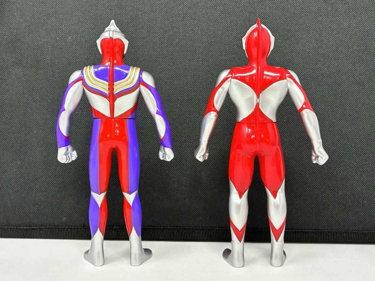 bandai_ultratoy's tweet photo. 🔥🔥本日7/11（土）発売①🔥🔥

『復刻版 ウルトラヒーローシリーズ ウルトラマン』
『復刻版 ウルトラヒーローシリーズ ウルトラマンティガ』
が本日7/11（土）発売！！

当時品のパッケージや造形を再現！背面まで彩色！
当時品にも付属していたタグも付いてくる！

さらにタグには「ウルトラコスモレコード」が印刷されており、
別売りの「DXウルトライズアイ」でスキャン可能！

#ウルトラマン #ウルトラマン60周年
