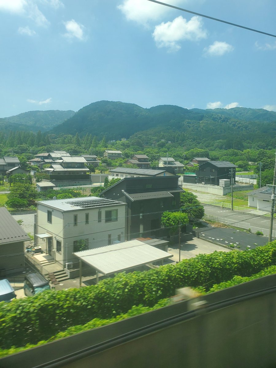 Yantomo_0511's tweet photo. 出張💼京都へビューン🚄無茶苦茶暑いっすわ☀️😵中央口喫煙所から京都タワー撮りましたが毎度観光客丸出しっすわ🏃宿はアパホテル様🏢 https://t.co/drkmNXn2eb