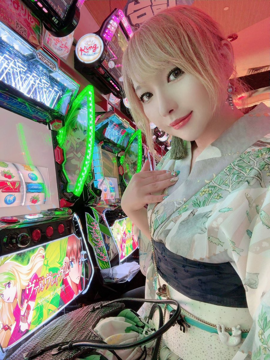 ヴヴヴ2へ着席🎰 🈵からくり 🈵吉宗コーナー 私の隣まだ空いてますよ ヴヴヴ2へ着席🎰 🈵からくり 🈵吉宗コーナー 私の隣まだ空いてますよ