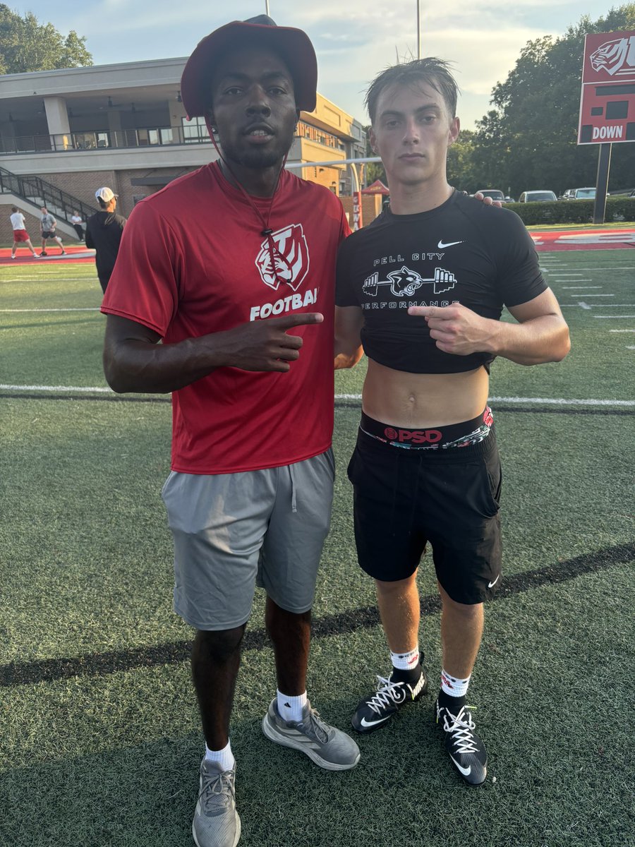 Brody4Gossett's tweet photo. Had a great camp a UWA td!! @jakeganus @CoachJPugh @John12Hilbert @DownSouthFb1 @AL6AFootball @coacheastham_15 @CoachJRoss_ @CoachCampbell45 https://t.co/rXgECusa4V