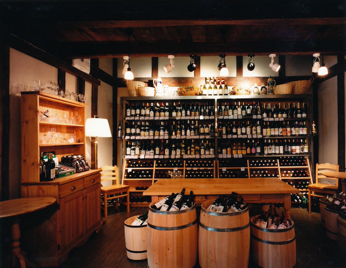 mandachiba's tweet photo. 酒屋改装
村の酒屋
200年前の蔵を再利用
酒屋蔵改装、地酒売り場に
時空の緩やかな流れの空気感で
地酒選び
村の憩いの場

魅惑の酒屋改装
村の情報発信基地❣️

酒屋改装
https://t.co/nRYKM4r1I3
#酒屋改装#酒屋改装相談#酒屋デザイン事務所#酒屋リニューアル#酒屋蔵改装#酒屋蔵再利用 https://t.co/QYXjO37kSN