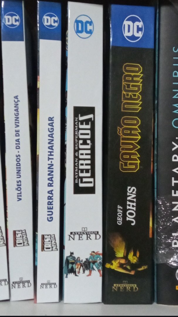 Atrevidusnerd's tweet photo. Oi meus chapas!😎
Mais uma encadernação agora do herói Gavião Negro, na aclamada fase de Geoff Johns(Lanterna Verde, Novos Titãs)
 Heroísmo e brutalidade na jornada do heróiEstas histórias foram originalmente publicadas em Hawkman 01 até 27 e JSA(sociedade da justiça) 56 até 58. https://t.co/ydl2sYdPLz