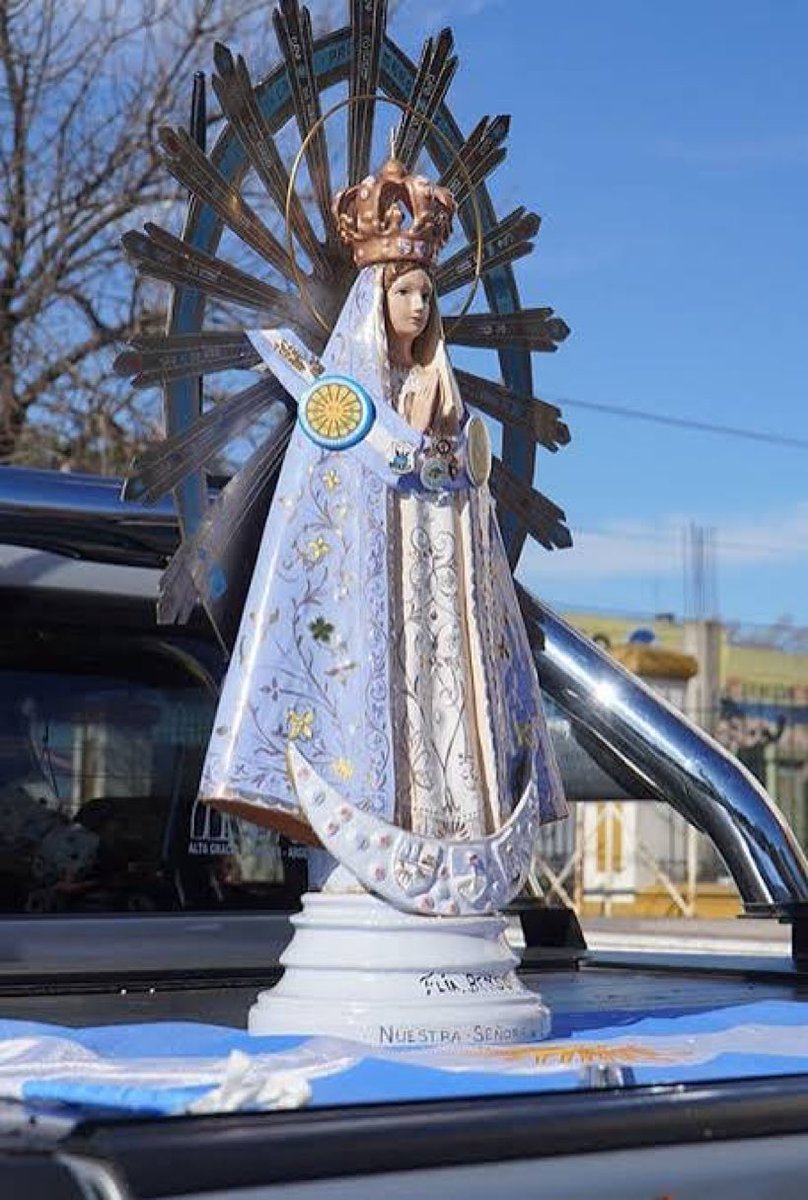 _axmxox_'s tweet photo. SENTILA TODA EVANGELISTA OLOR A CULO https://t.co/DIprmPBLgN