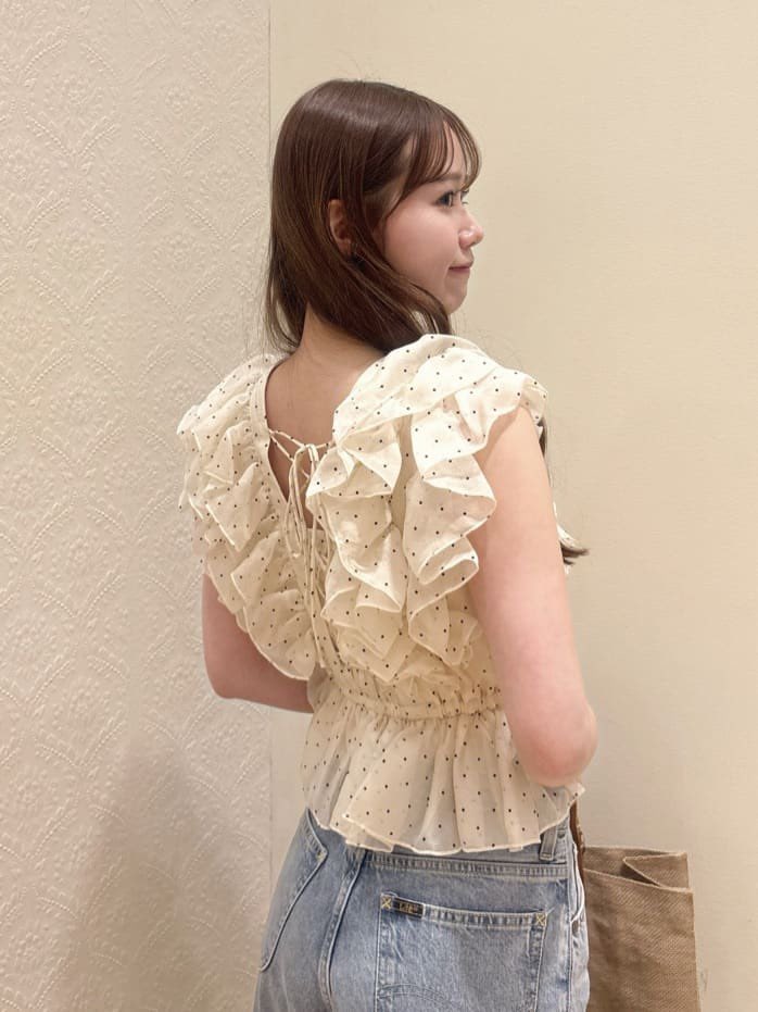再入荷】 ご好評につき、フロッキードットフリルブラウスが再入荷しま