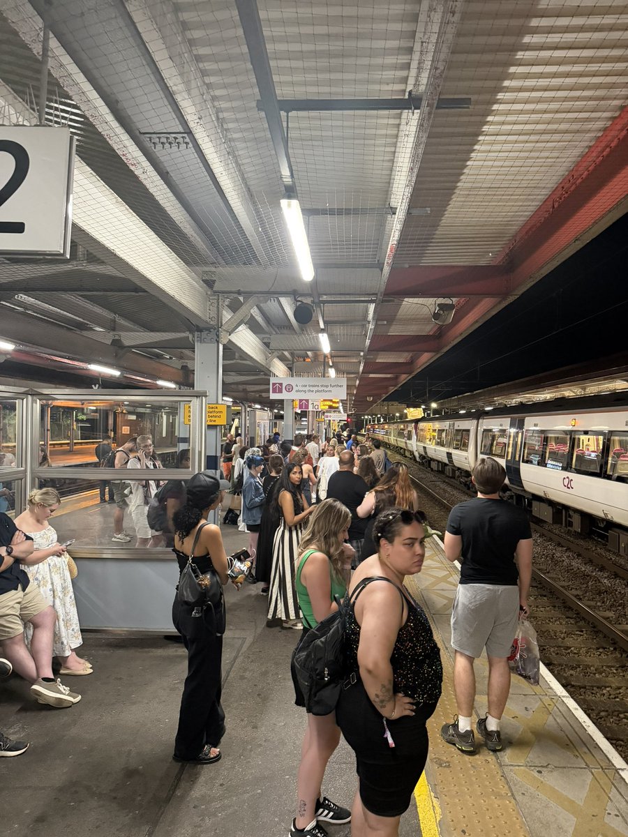 Gem_m_L's tweet photo. @c2c_Rail it’s 1:30am with no information! 100’s of people are stuck! Ty here are no taxis- people are stranded! https://t.co/KkI0A6TDRm