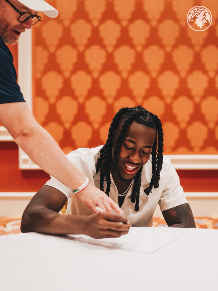 Timberwolves's tweet photo. officially official. ✍️ https://t.co/YiabbGSPrF