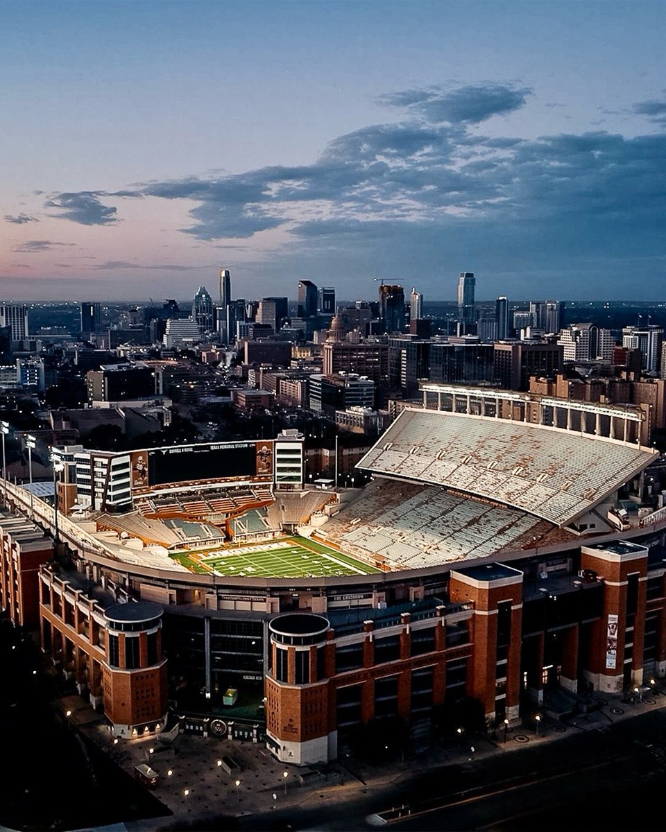 kyleumlang's tweet photo. 57 days until Texas Football 🤘🏽 https://t.co/qdne5Fm259