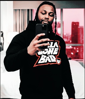 KINGSW3RVE's tweet photo. Representing my wife everyday knowing she is ready for her return. I love you babygirl 🖤 https://t.co/qVAbRKwski