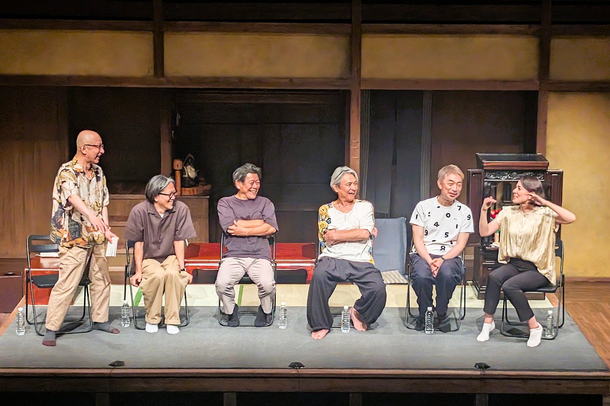 priere2020's tweet photo. プリエールプロデュース『父よ！』
昨夜はアフタートークが開催されました。
演出家・田村さんが語る俳優の個性、ベテラン俳優から見た田村さんの鋭さ、お互いの印象から今日の反省まで…笑
楽しい楽しい時間でした。

そして残すはあと2ステージ。
どうぞ間に合ってください！
当日券もご用意してお待ちしています。

7/11(土)14時
12(日)14時 千穐楽
吉祥寺シアターにて

https://t.co/rpxyjVquGN

#プリエール
#父よ！
#田村孝裕 作・演出
#升毅
#近江谷太朗
#おかやまはじめ
#植本純米
#瀬戸カトリーヌ
#吉祥寺シアター
#当日券あり