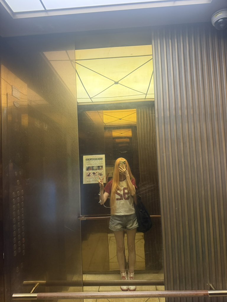 kikiuuzz's tweet photo. 홍대 가는 중 ~ https://t.co/lTIEUYLKWC