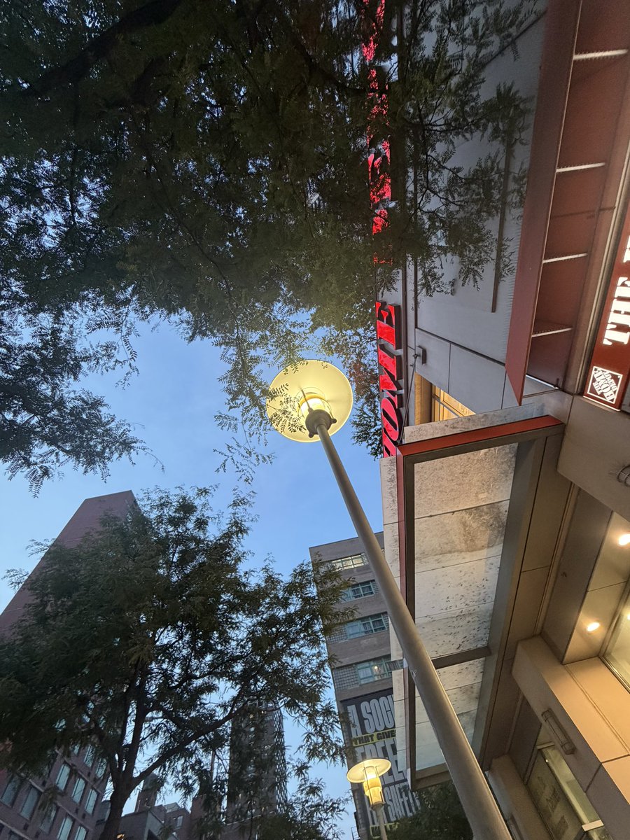 CapeFloy's tweet photo. Just finding a place to get stoned alone is disabled; homeless enters a sushi bar, urban market counter help ignores him.
And, Floy’s the kind of woman who expects my husband and kids to compensate her for her depression.
#mortgage #eviction #FOIL #highkill #mattress https://t.co/blCjvPDP5K