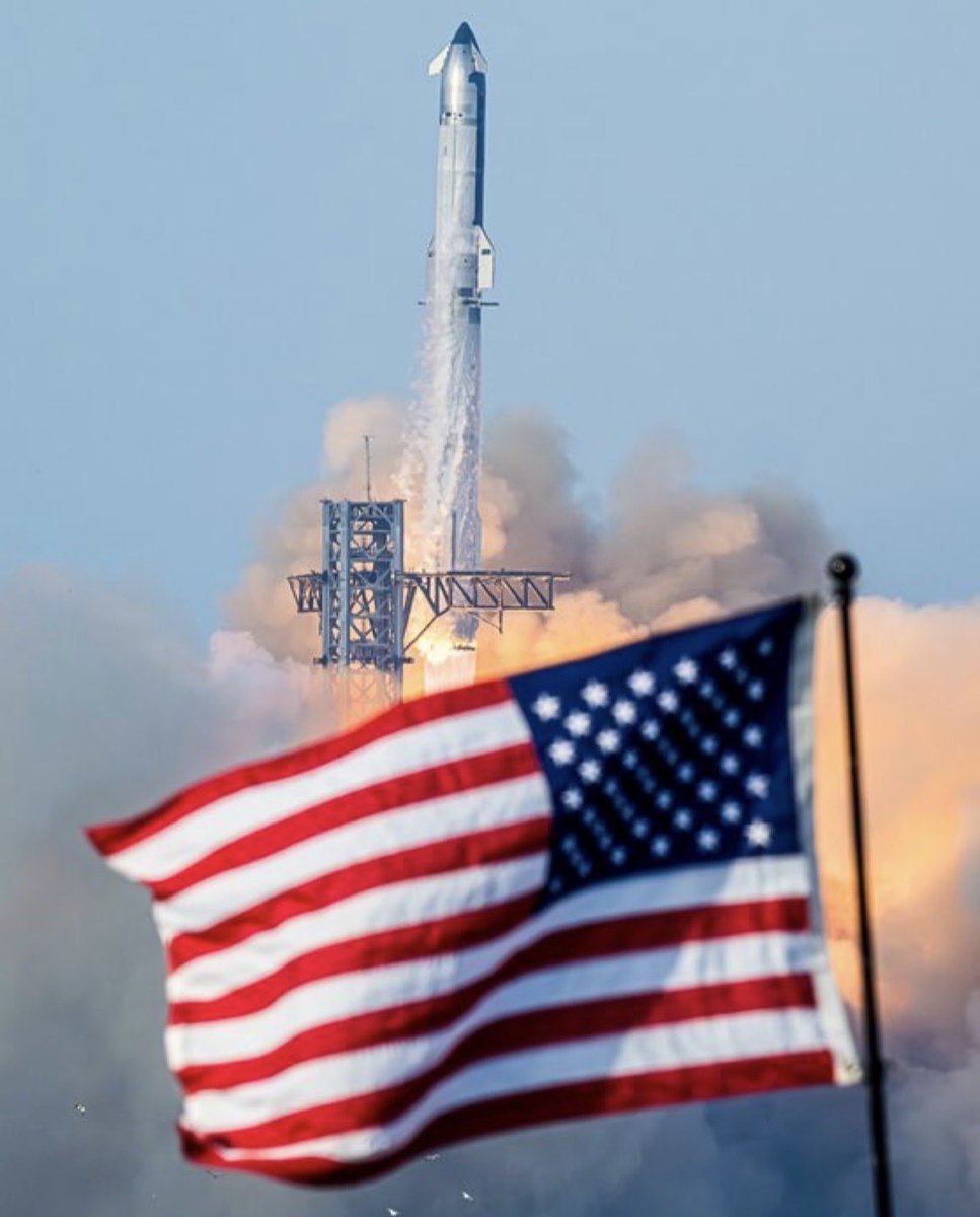 Amy202210's tweet photo. @MarioNawfal @SpaceX Disney charges hundreds of dollars to see a fake castle &amp; eat mid food at fine-dining prices.
@SpaceX lets you park next to the largest flying object in HUMAN HISTORY 4 free.
Choose wisely”💪Well said @MarioNawfal https://t.co/Ijjfwyn7iU