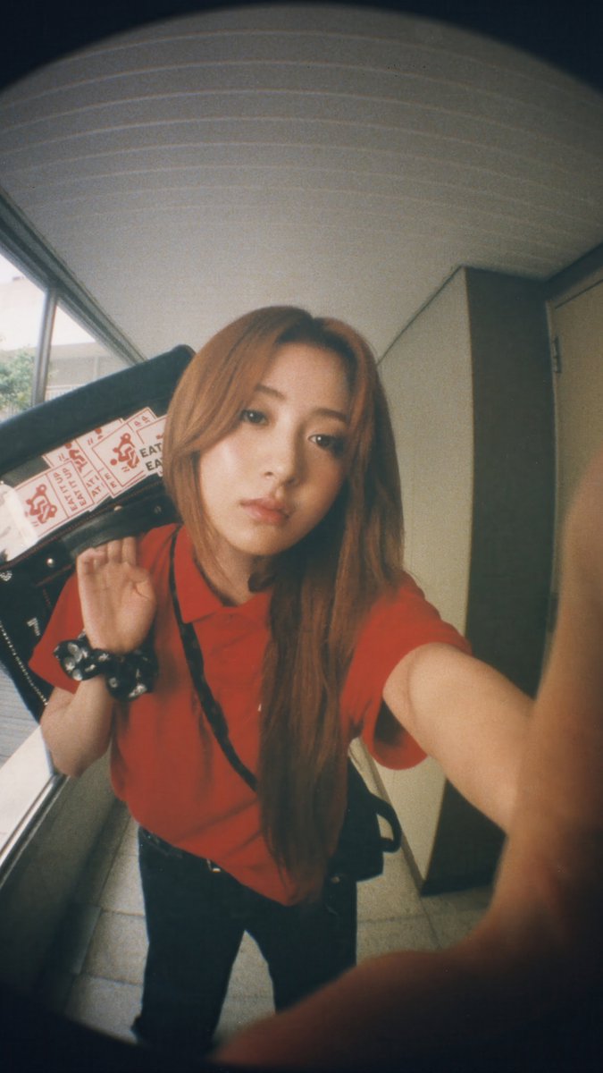 kpop_wall4's tweet photo. LE SSERAFIM / YUNJIN ❤️

🍝 Spaghetti 🍝

4K Wallpaper ✨

Desktop wallpaper is in the replies!

#YUNJIN #허윤진 #LESSERAFIM #르세라핌 #Wallpaper #4K #KPOP https://t.co/ax5YGHiFZb