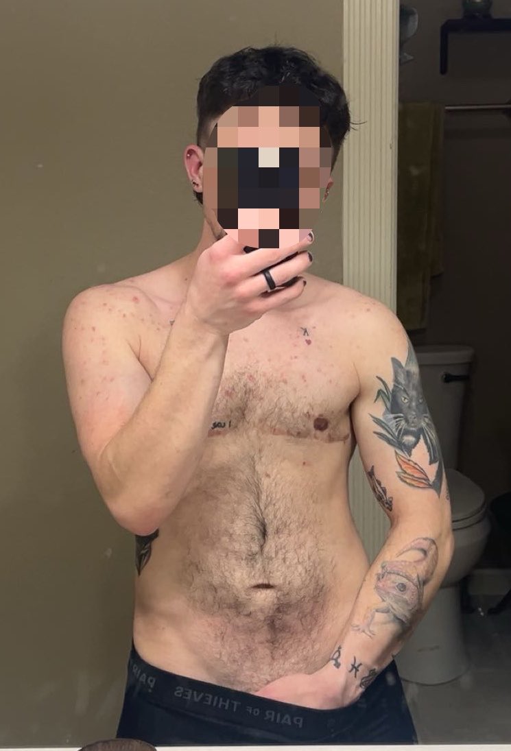 princeb3ll's tweet photo. Need a king to tell me what to wear😩 https://t.co/ynpjneZoy4
