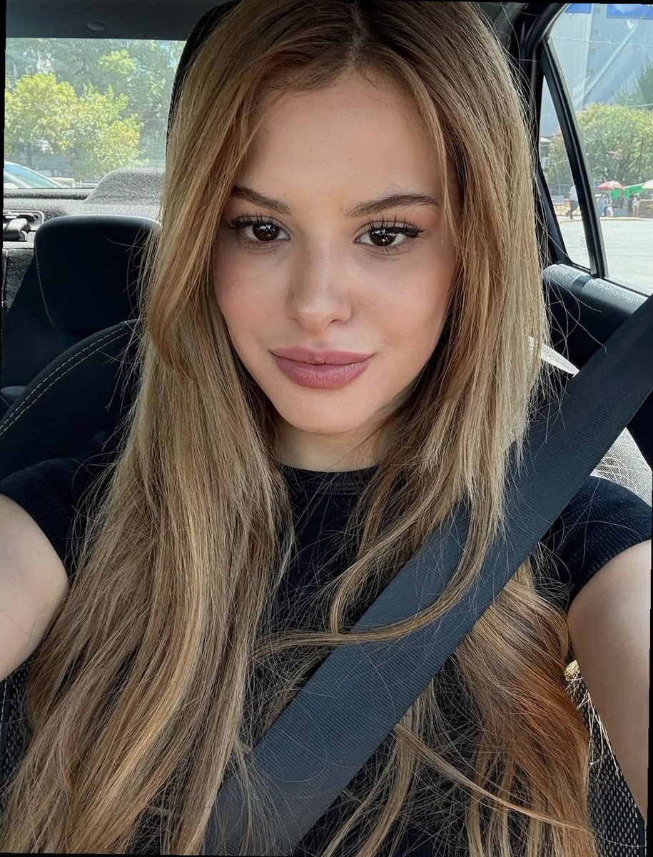 LoraCrawfozn's tweet photo. come keep me company? 😩 https://t.co/KMuLZkElts