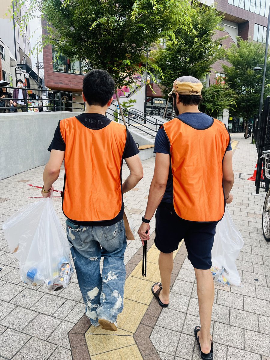 Breakaleg_K21's tweet photo. 本日はチャイピオ
営業11時３０分より

そして
チャイピオ　モーニング　クリーン
略して
CMCは
15日　第三水曜日　9時～10時です

チャイピオモーニングクリーンも
7回目　ラッキーセブンです。

みんなで話ししながら
朝から気分あげていきましょう！

#下北沢
#チャイピオ
舞台も宣伝してます！ https://t.co/1JFZ7N6DP0