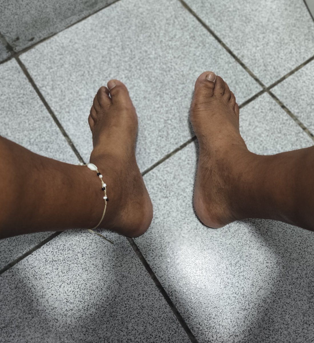 snichi80's tweet photo. Después de una semana agotadora... A descansar #GayFeet #GayMaleFeet #GayMenFeet #GayFootLovers #GaySoles #MaleFeet #MenFeet #GuyFeet #GayFootFetish #GayFootCommunity @FabriFeetPeru @piesmasculinosf @ManlyFeetClub @Kareem96mx @piesmasculinosf @TerritorioPies https://t.co/TA0rJ7kSay