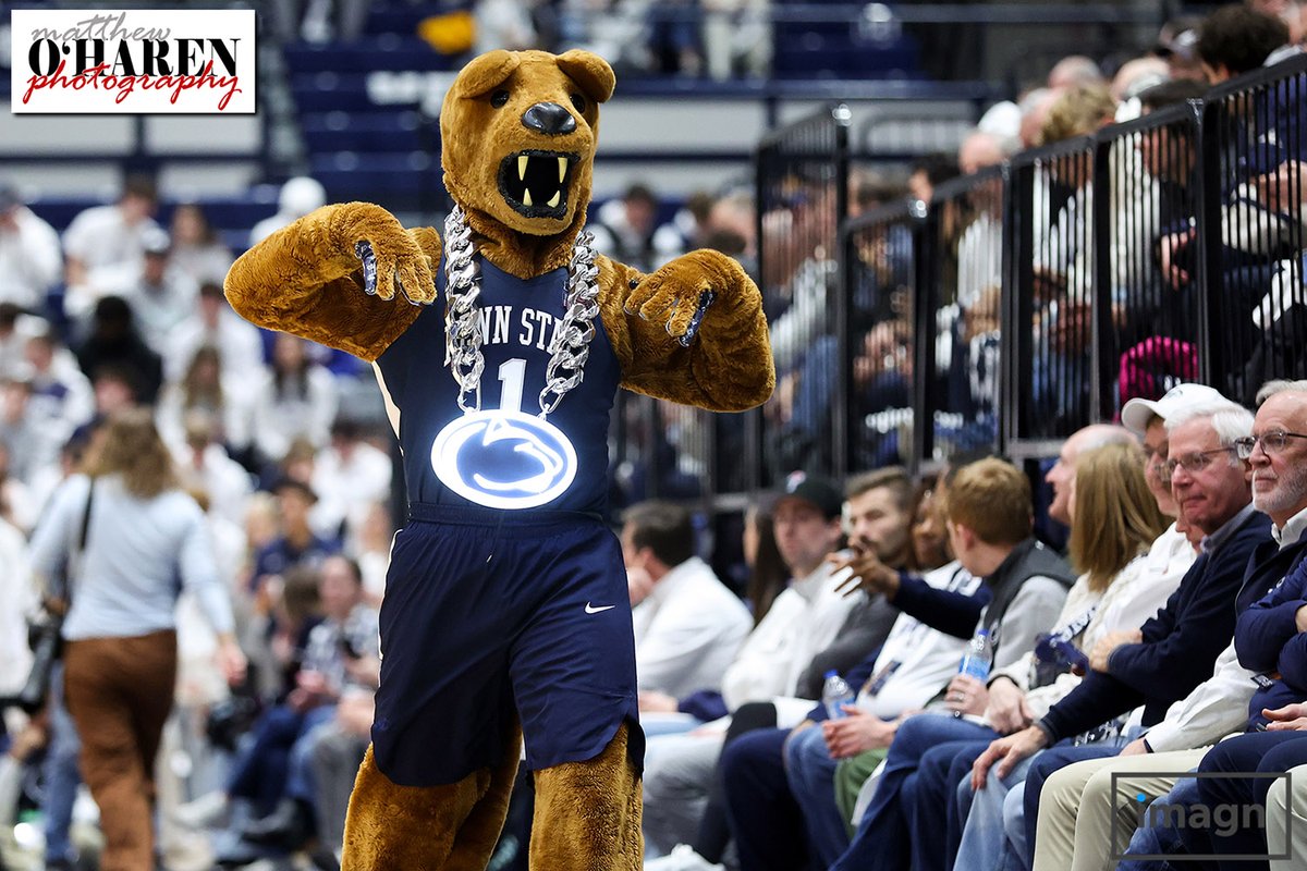 moharenphoto's tweet photo. .@BadgerMBB defeats @PennStateMBB 98-71 in the Return To Rec game played Thursday evening at #RecHall in University Park, PA. @UWBadgers #OnWisconsin #WeAre #PennState #SweatWithUs @LegionofBluePSU #LegionOfBlue #ReturnToRec @imagnimages #ImagnImages @NicholaswBoyd @GregGard https://t.co/0y8tspxy22