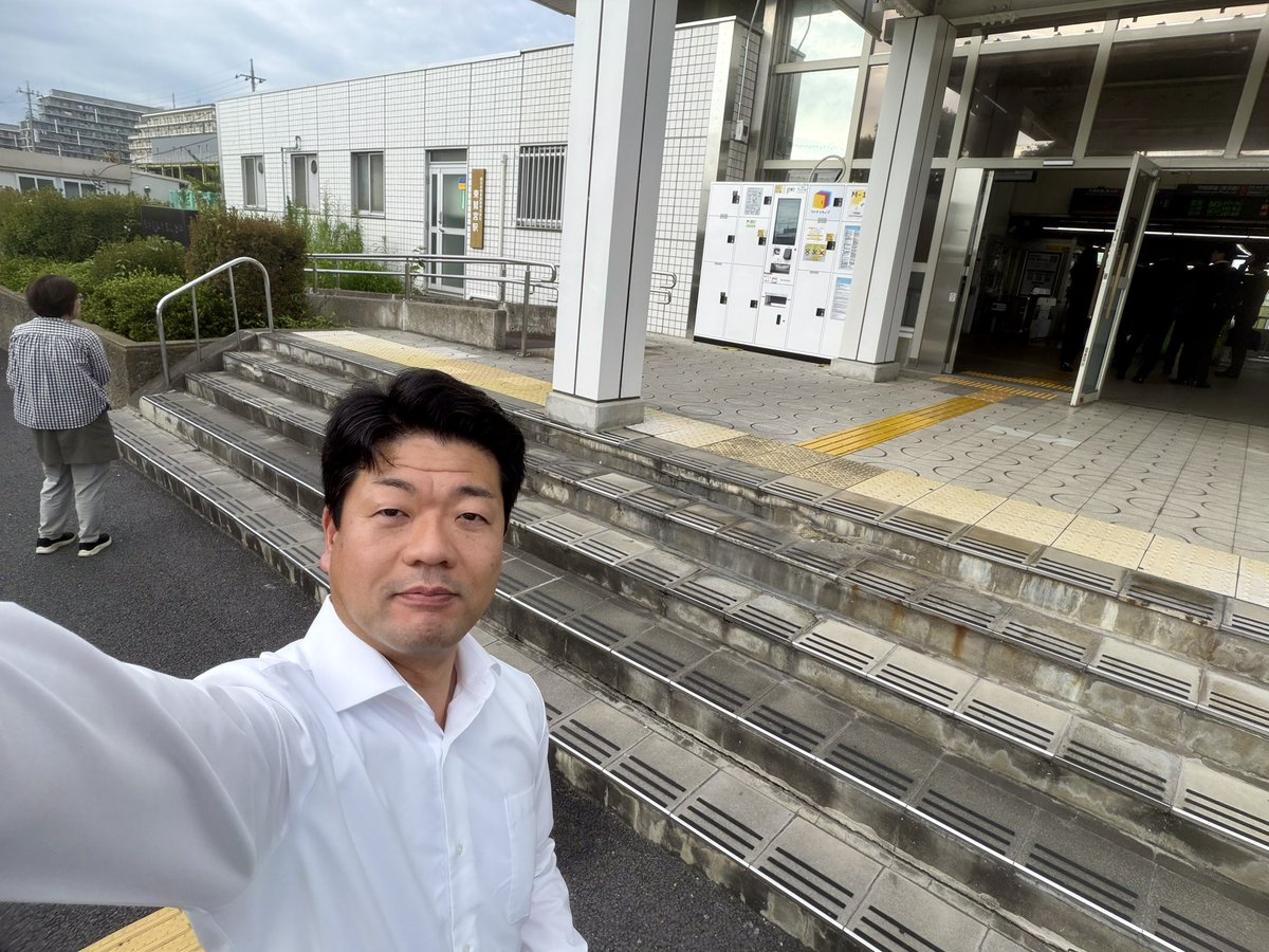 araiken's tweet photo. 【7/8 青少年の健全育成と犯罪の未然防止のために】

青少年育成推進員として、夕方に東鷲宮駅にて青少年の非行や被害防止のための啓発活動を実施しました。

児童・生徒はもちろん、ご家族、地域の方々の見守りも重要です！

○ 青少年の非行・被害防止啓発資料
https://t.co/YqEdLBez4p

#久喜市 #久喜 #菖蒲 #栗橋 #鷲宮 #議会 #議員 #議員活動 #青少年