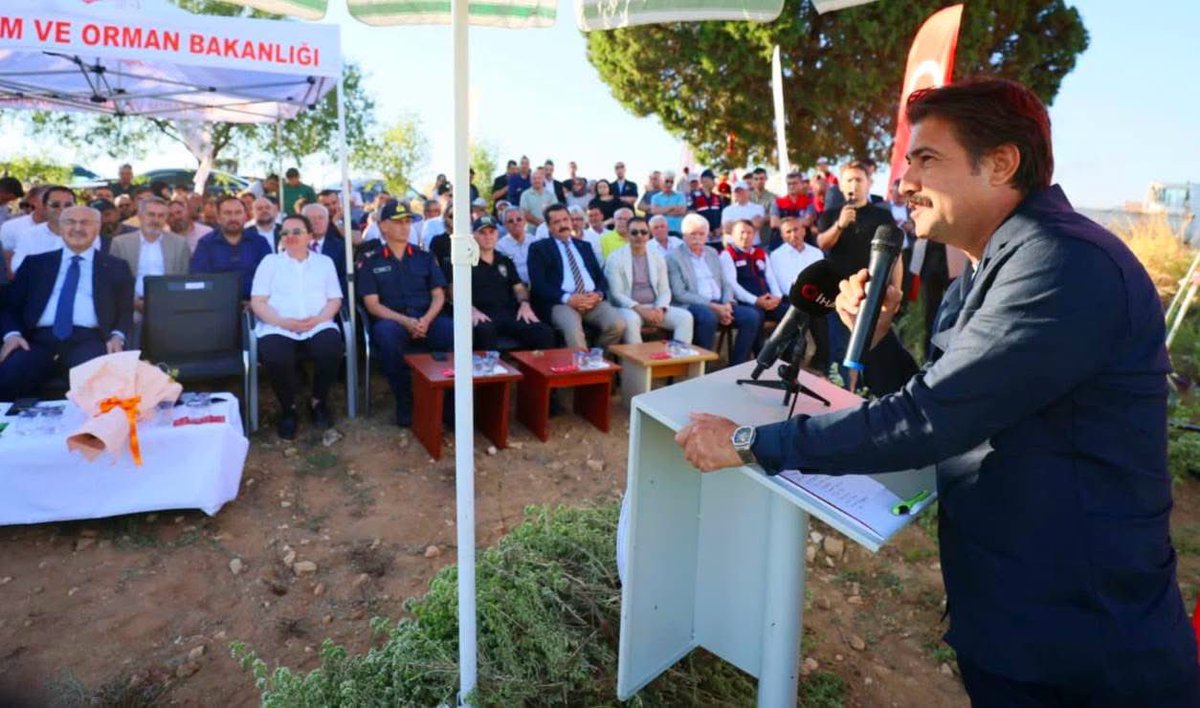 avcahitozkan's tweet photo. Pamukkale ilçemize bağlı Kurtluca Mahallemizde düzenlenen “Kekik Hasat Etkinliği”ne katılarak, bereketli topraklarımızın eşsiz kokusuna ve üreticilerimizin alın terine ortak olduk.

Denizli’mizin tarımsal zenginliğini ve üretim gücünü en güzel şekilde yansıtan kekik hasadının; çiftçilerimize bol kazanç, şehrimize ve ülkemize bereket getirmesini temenni ediyorum.

Toprağa emek veren, üretimiyle geleceğimize değer katan tüm çiftçilerimize teşekkür ediyorum.

#Pamukkale #Kurtluca #KekikHasadı