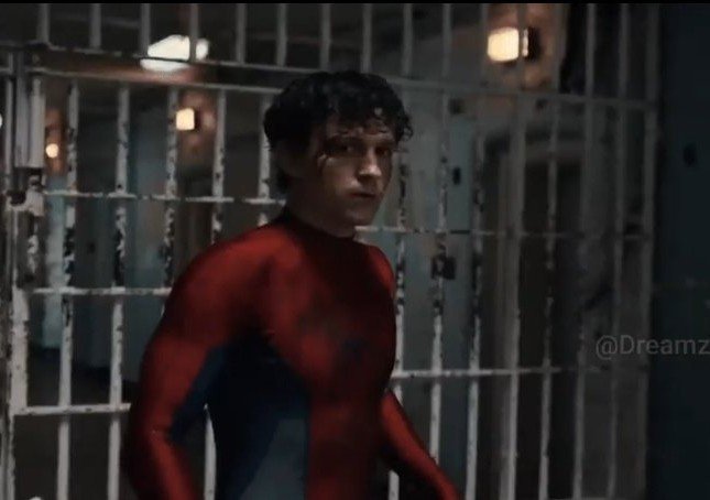 tomgelado's tweet photo. to sentindo que eu vou transcender vendo essa luta do peter na prisão, ele tá tão lindinho 💔 https://t.co/8N8Y4sUrON