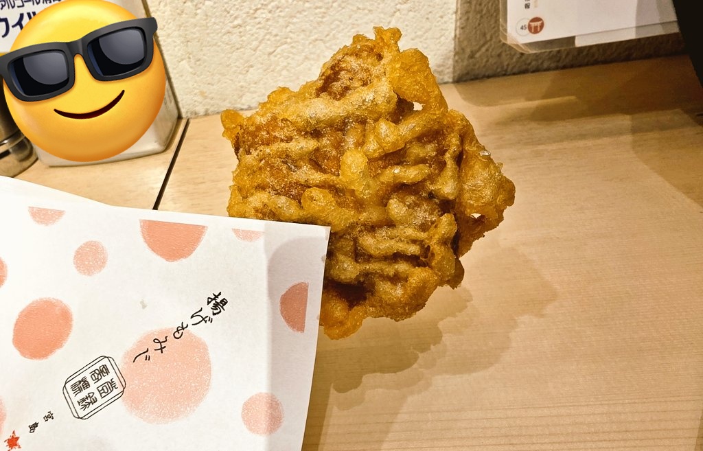 mokkun0722's tweet photo. 広島駅着いてぶらついてたら、ひーつんが食べてた揚げもみじの店があった🍁
メッッッチャうまい😋
広島遠征幸先いいスタートだ😃 https://t.co/3lpG1B11LB