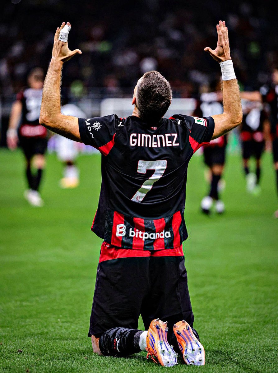 BlueCFM_'s tweet photo. 🇲🇽🚨💣 ÚLTIMA HORA: El Inter ha ofrecido €60M por Santi Giménez

❌ El jugador HA RECHAZADO la oferta porque no quieren vivir en Inter

🗣️“No quiero vivir en Inter. Estoy acostumbrado al clima y la gente de Milán” Declaró https://t.co/G6wNyvr2j2