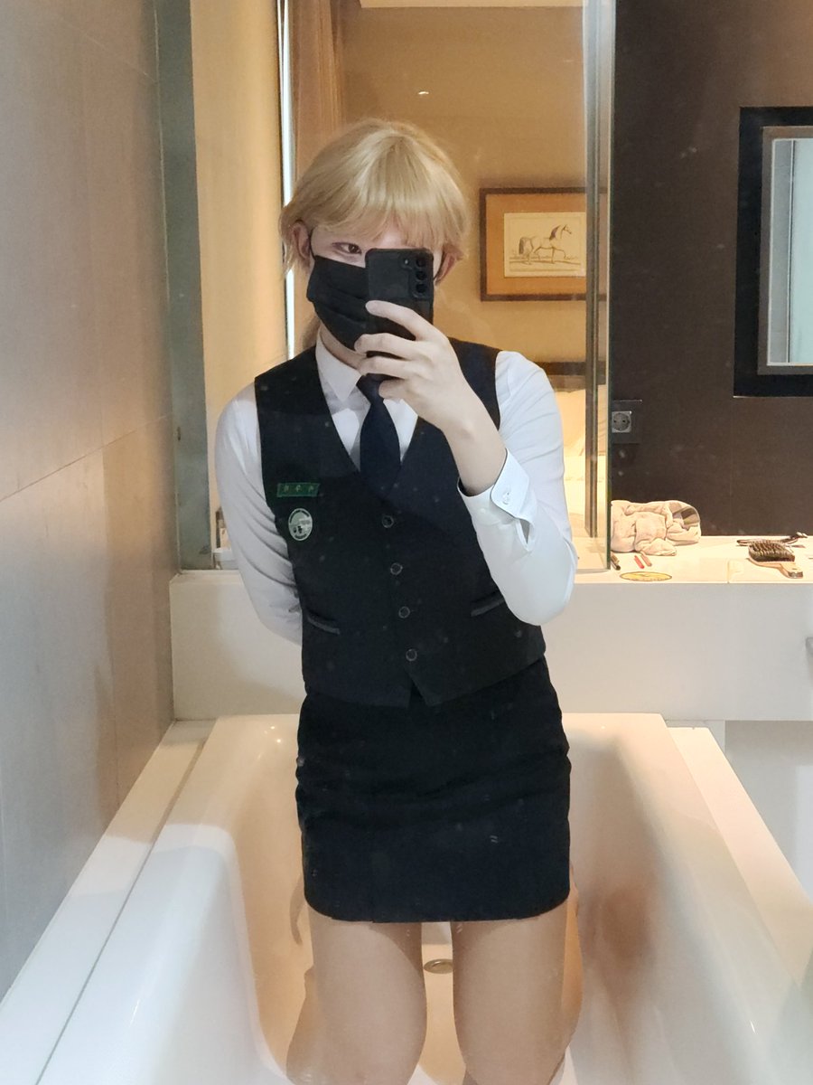 surein819's tweet photo. 욕조에서 교복입��
#CD #시디 #교복 https://t.co/oWiJs8bBnb