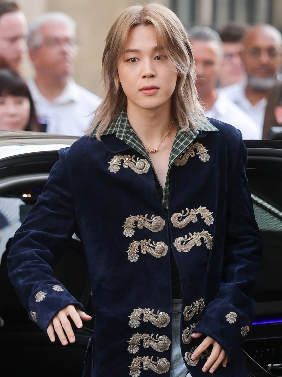 spinorbinmusic's tweet photo. Jimin ranked among the BIGGEST celebrities at Paris Fashion Week generating over $2.5M in Media Impact Value with the FEWEST individual posts in the Top 10 and we are SCREAMING! 😱🔥✨ 

Maximum impact, minimum effort — that's just what kings do! 👑💜 #Jimin #지민 #BTS #PFW https://t.co/Uk9QmXzURb
