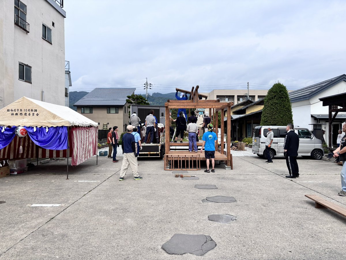 sobakourin's tweet photo. 今日は当店のある飯山市本町のお祭り✨
表の駐車場には櫓がありますので使用出来ません💦
お客様にはご迷惑をお掛け致しますが、裏手の駐車場が空いておりますのでそちらにお回りいただけると幸いです✨

それでは本日も皆様のご来店をお待ちしております^_^

#そば処幸輪 https://t.co/6k4fLQpfeN