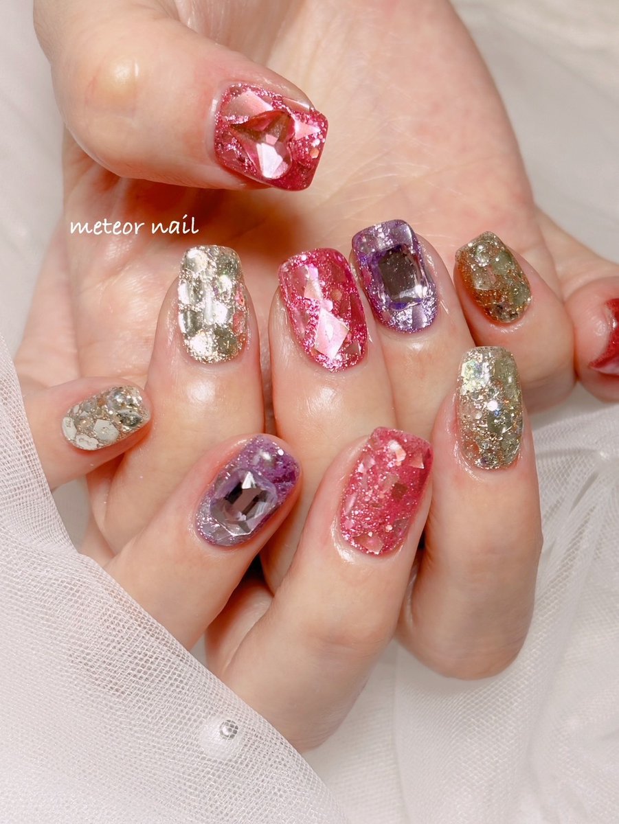 meteornail's tweet photo. キラキラ×bijou nail ◊*ﾟ

#ネイル　#nail #nails #nailart #gelnail #nailstgram #nailswag #美甲　#ネイルブック　#nailbook #ネイルデ...

詳細はこちら↓（ネイルブック）
https://t.co/8ufE9jHugQ https://t.co/oV24TwqMgq