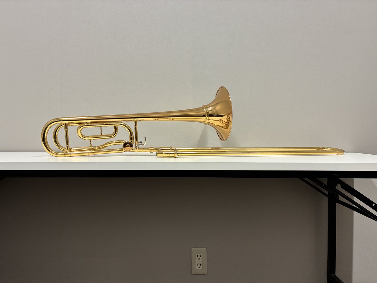 shima_outlets_h's tweet photo. 【管楽器フェア】
ベルが取れるトロンボーンがあるって！？
音にまとまりが出たり芯のある音が出るって話…
期間限定で展示中です！お試しできます！
#広島　#吹奏楽　#管楽器

👇詳細をみる👇

https://t.co/TifBF1LEJQ https://t.co/HJGyadFCEq