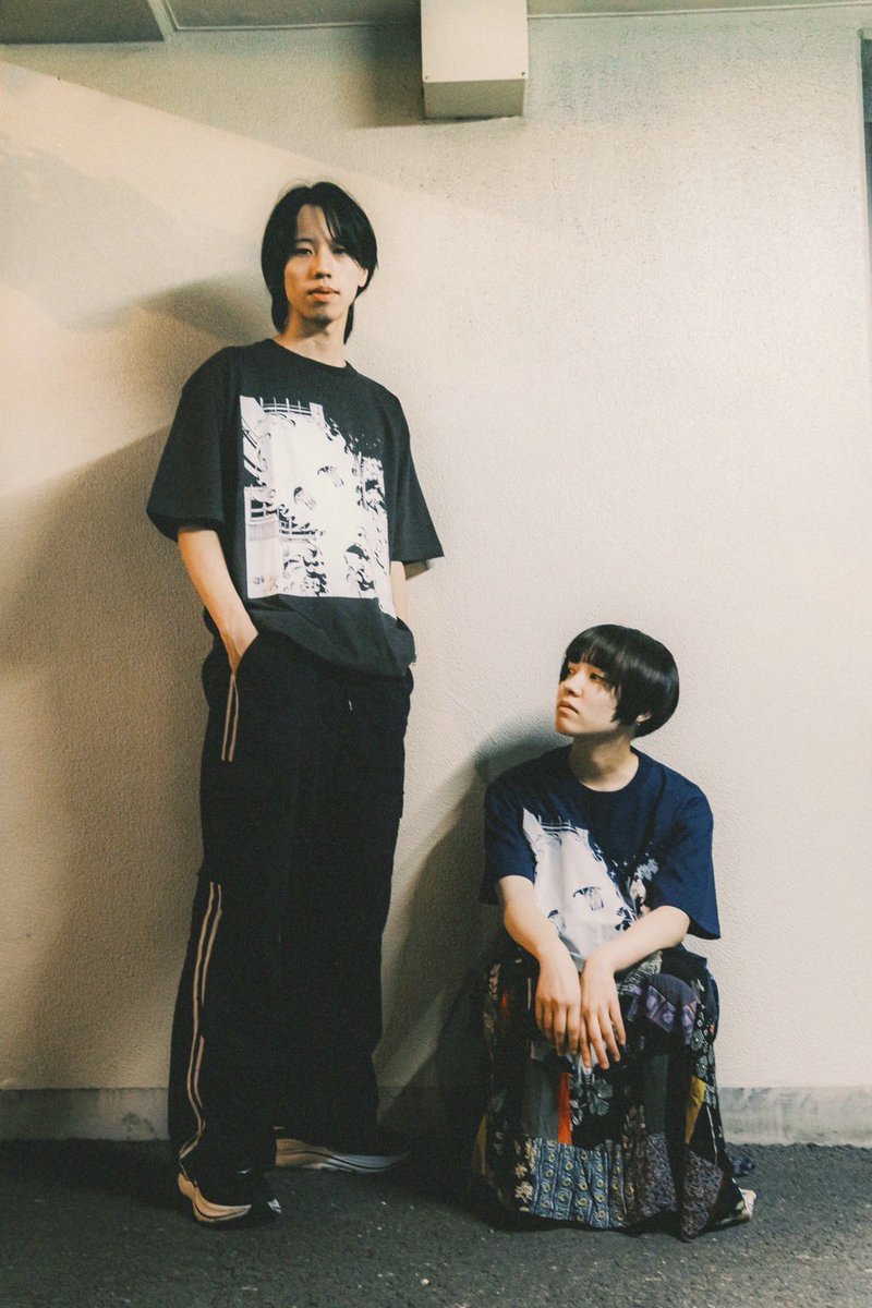 aolok_band's tweet photo. ✴︎ New Merch ✴︎

New Color
変わらずに変わっていくT-Shirt
Price : ¥3,000

本日より会場にて販売開始

model 
Charcoal Gray 170cm XL着用
Indigo 150cm  M着用 https://t.co/tf5qjocw5b