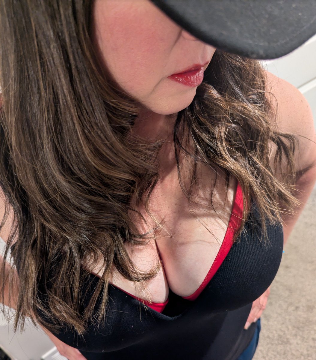 JojoDeville's tweet photo. @MilfsHub2 Hi lovelies https://t.co/oB5rip5foG