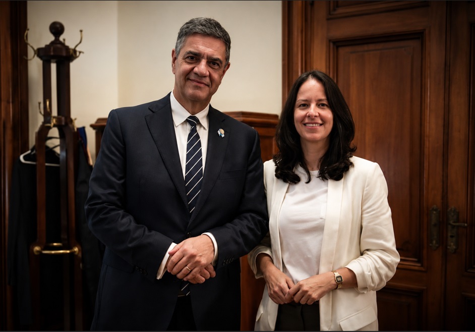 Ojo_Kritico's tweet photo. Adivinen cuales son las 2 mejores ciudades para criar un chico: Ciudad de Buenos Aires y Vicente López. La Fundación Bunge y Born presentó el índice NIDO para chicos de hasta 5 años y señaló a estas ciudades como ejemplares. La gestión PRO no es humo mediático, es VERDADERA https://t.co/aS8wbUptsg