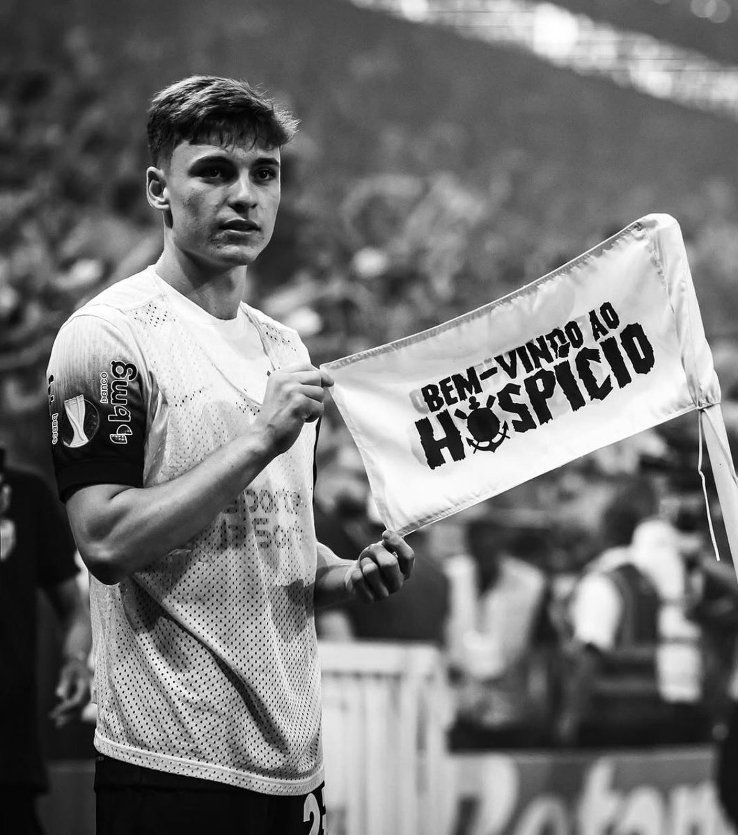 liajubis's tweet photo. quando o assunto é ser o moleque mais performático de Itaquera https://t.co/ZzIUE4ADNv