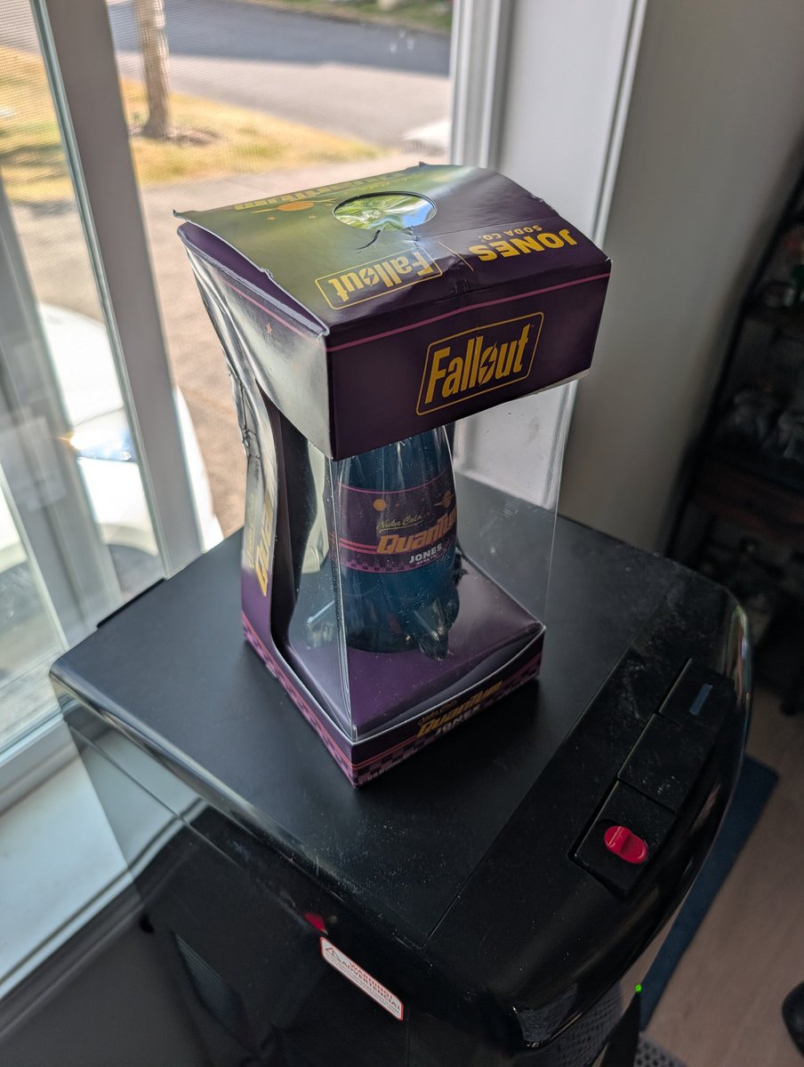 techie_ta's tweet photo. .@jonessodaco our quantum soda came but it looks like someone kicked it around! U can see on the Ring cam from the delivery it came like that. Not happy https://t.co/wIaqLDvMpK