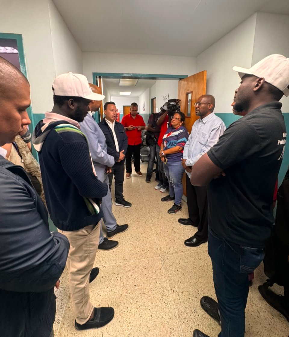 Cancilleria_ve's tweet photo. 📰#Noticia | Delegación de Haití se instala en Catia La Mar para prestar asistencia sanitaria tras sismos

La delegación internacional estuvo acompañada por el viceministro de Relaciones Exteriores para el Caribe, Raúl Li Causi.

https://t.co/dAv9mRQ0Qs https://t.co/lyHvra8e6i
