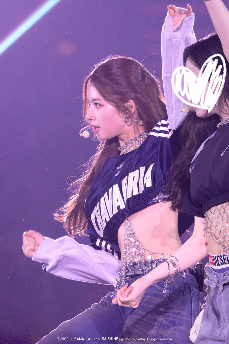SaShine_SANA's tweet photo. 260710 <THIS IS FOR> FINALE IN SEOUL D1
#트와이스 #사나 #TWICE #SANA #サナ https://t.co/x1YGtiLPNz
