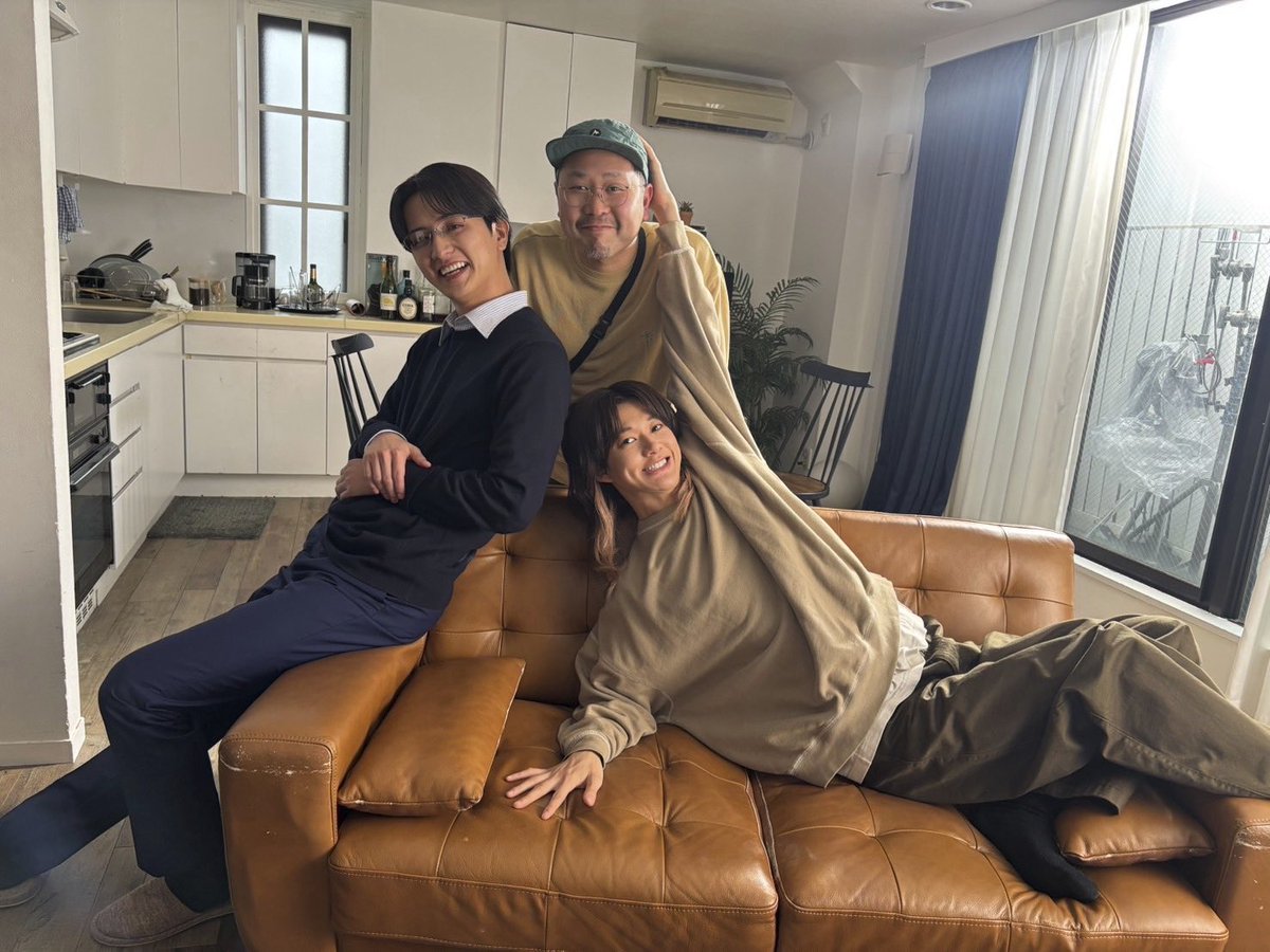 shindo59512's tweet photo. 🧢監督メモ🧢
２話ご視聴ありがとうございます！
引き続きTVerとFODでよろしくお願いします！
#小川史記 くんと初めて会ったのはエクステ確認をした時。その日以来仲良くさせてもらい、写真を撮る時には僕の頭を撫でるようになり、僕は小川くんのしもべになりました笑
#瀬戸利樹 #しもプリ https://t.co/CYv7oifRbk