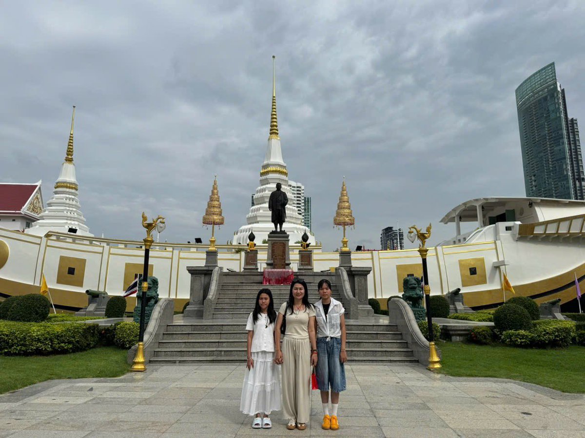 Yen13133's tweet photo. Lần đầu tiên đến đất nước Thái Lan. Mọi thứ cảm nhận đều không đẹp bằng đất nước Việt Nam mình. Nhưng, họ làm du lịch giỏi, quá giỏi. Ước một ngày nào đó Việt Nam mình cũng phát triển được du lịch tốt như người Thái. 
Pattaya &amp; Bangkok 2026! https://t.co/0bFpPV7ejK