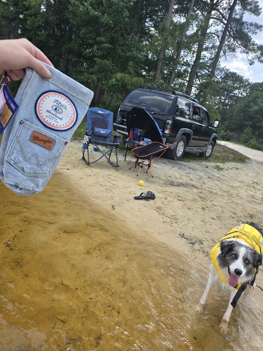 Wicked_pixie444's tweet photo. Dog is a blessing🐾
Car is a blessing🛻
Life is a blessing ✨️
#CampLife #LakeLife #NatureHeals #offroading https://t.co/EmkE6v8xW8