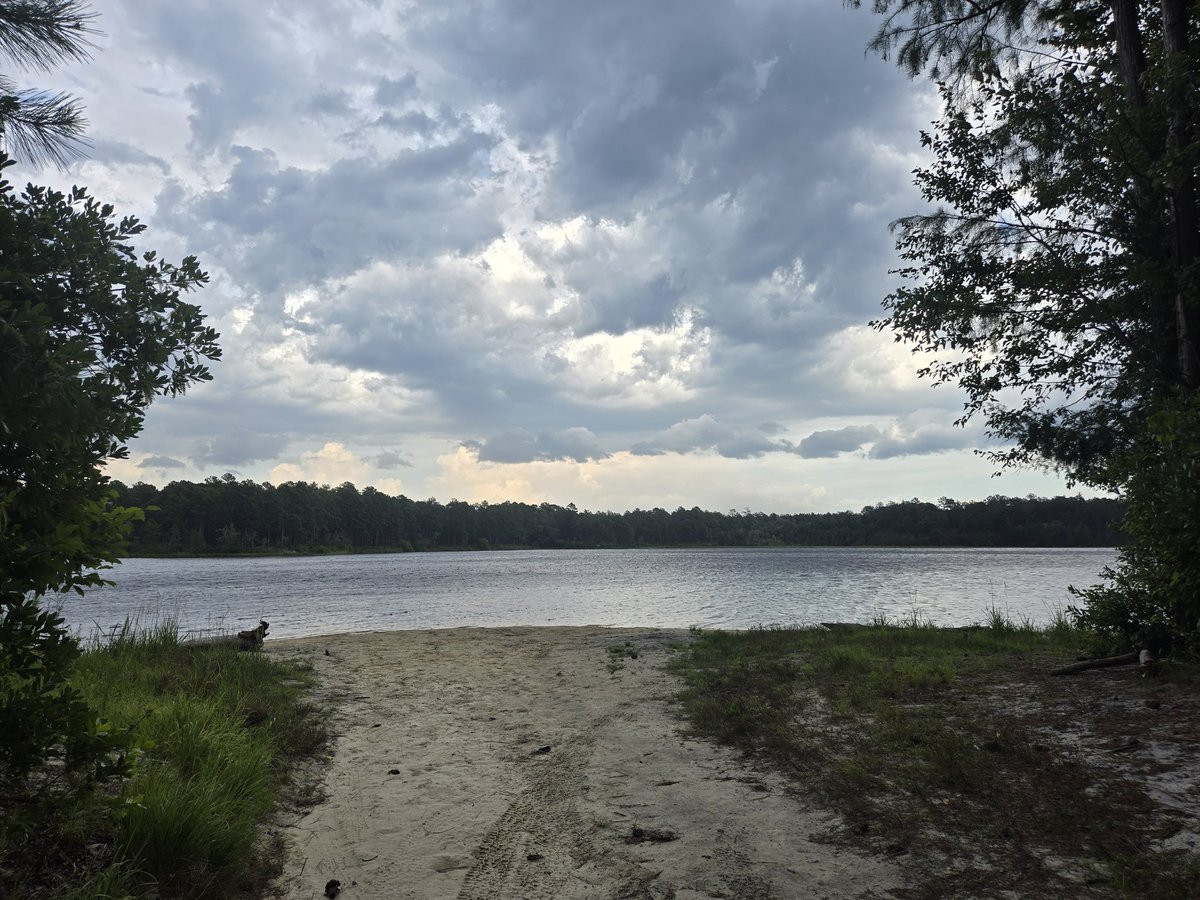 Wicked_pixie444's tweet photo. Dog is a blessing🐾
Car is a blessing🛻
Life is a blessing ✨️
#CampLife #LakeLife #NatureHeals #offroading https://t.co/EmkE6v8xW8