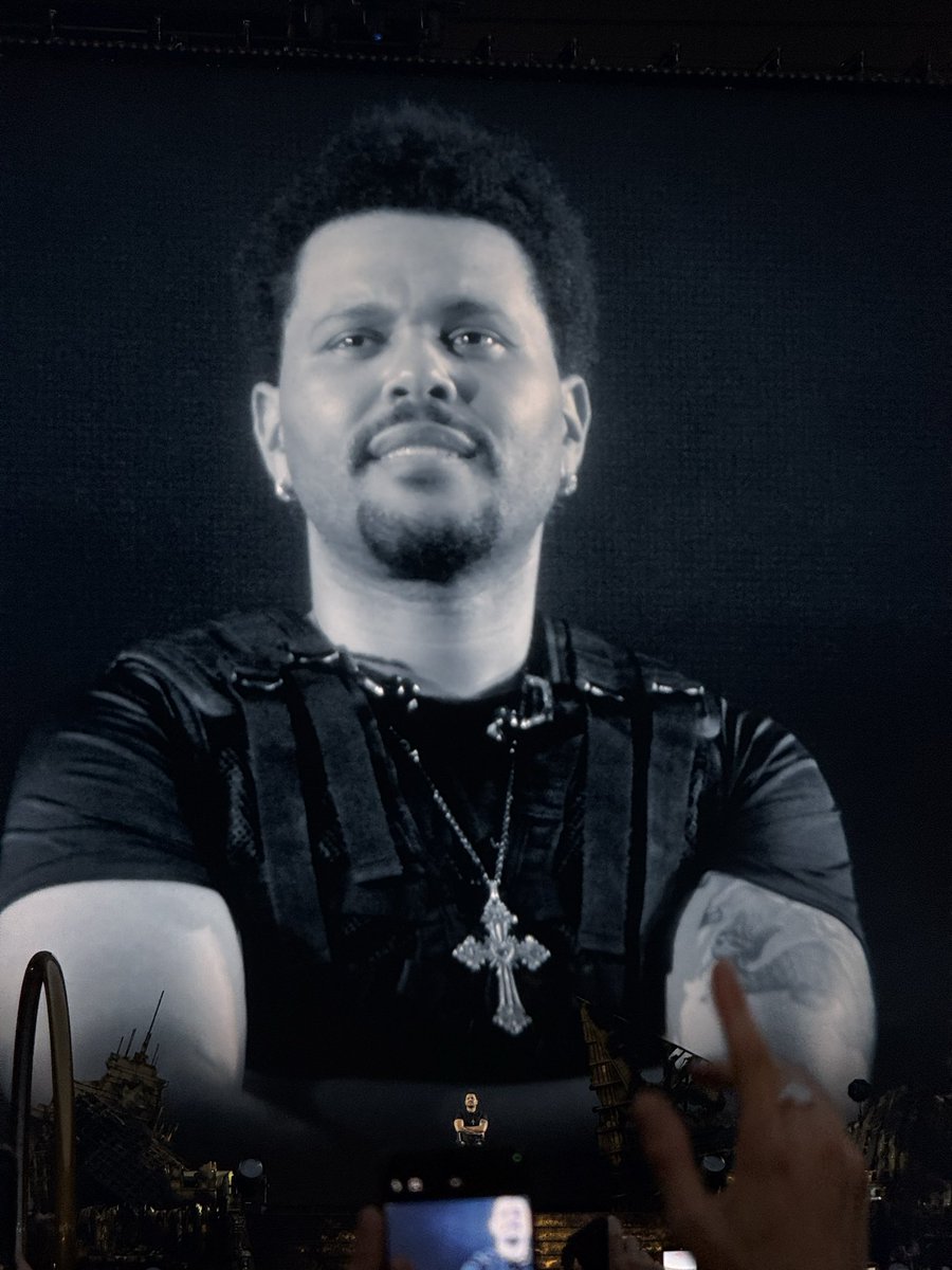 ben_D86's tweet photo. @osakxo L’ambiance de dingue mérité pour le goat https://t.co/dJhKQOdiz1