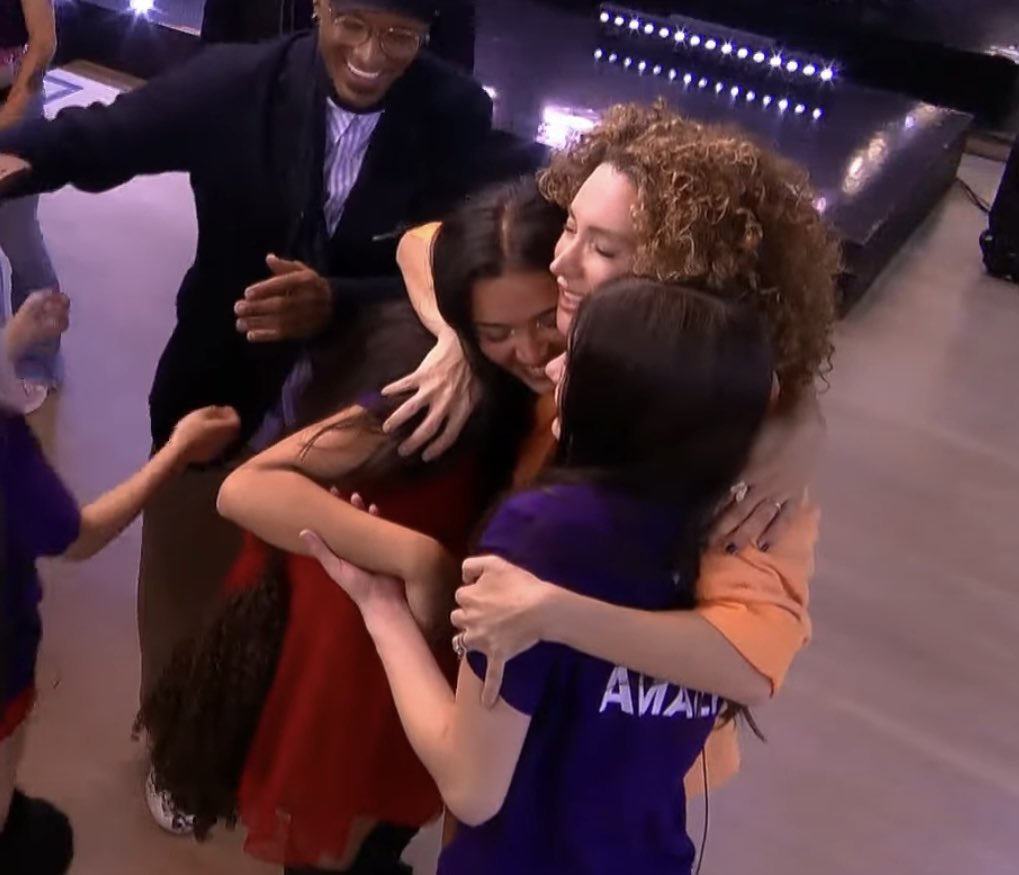 chelsdreamscape's tweet photo. Erika con mis princesas (amalia, carla, allie)
#OperaciónTriunfoUSA #OTUSA https://t.co/d2r441hR2m