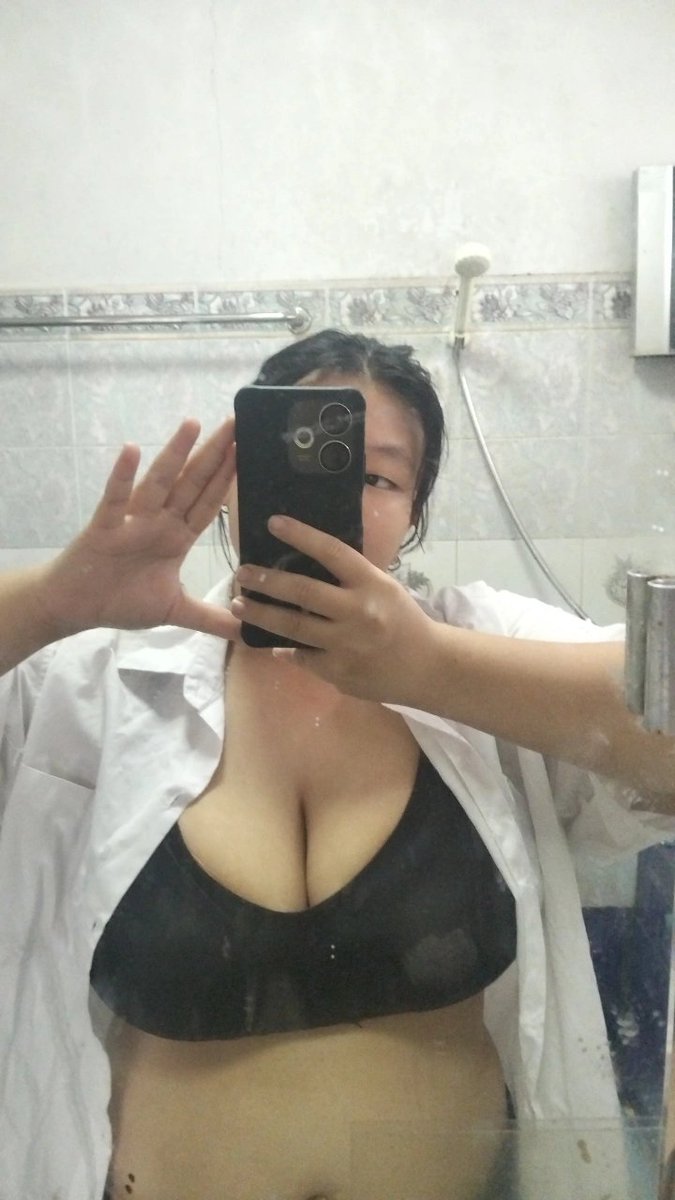 youmep555's tweet photo. เช้าๆอย่าลืมเช็ดกระจกกันนะคะ #สาวอ้วน https://t.co/VOfWd2s8lM